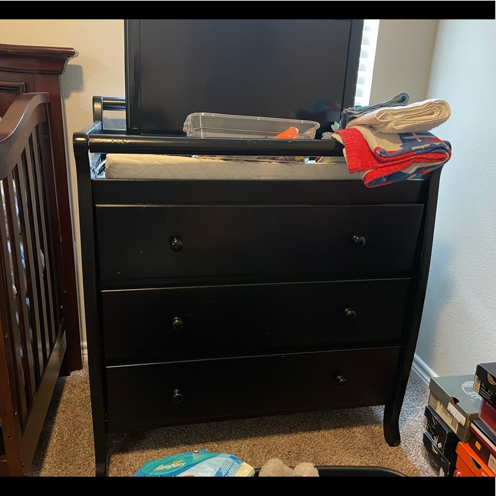 Dresser/changing table - Picture 1 of 1